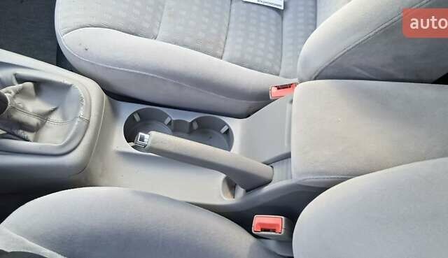 Бежевый Фольксваген Пассат, объемом двигателя 2 л и пробегом 313 тыс. км за 5800 $, фото 17 на Automoto.ua