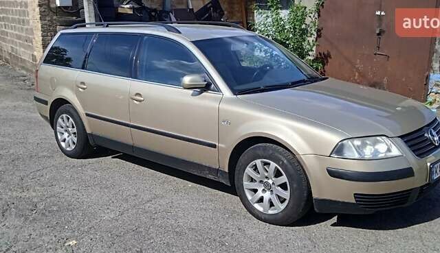 Бежевый Фольксваген Пассат, объемом двигателя 2 л и пробегом 313 тыс. км за 5800 $, фото 3 на Automoto.ua