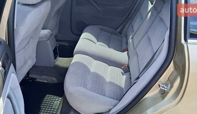 Бежевый Фольксваген Пассат, объемом двигателя 2 л и пробегом 313 тыс. км за 5800 $, фото 15 на Automoto.ua