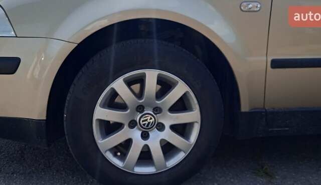 Бежевый Фольксваген Пассат, объемом двигателя 2 л и пробегом 313 тыс. км за 5800 $, фото 6 на Automoto.ua