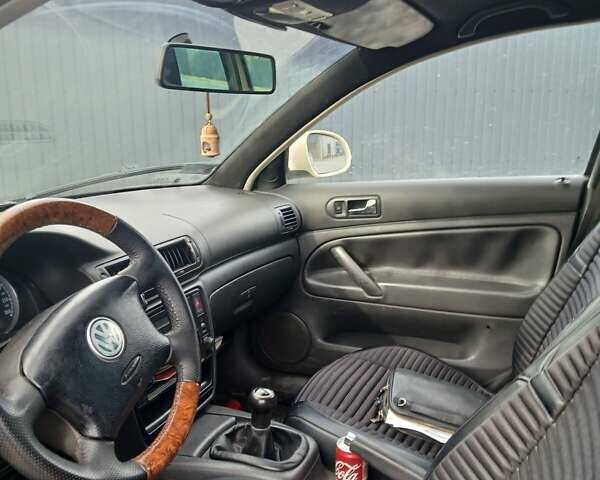 Фольксваген Пассат 2004 в Гниване на Automoto.ua Бежевый Фольксваген Пассат, объемом двигателя 1.9 л и пробегом 320 тыс. км за 1600 $, фото 4 на Automoto.ua