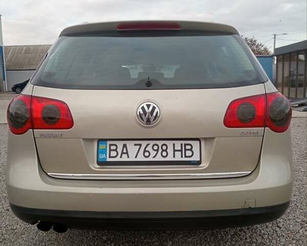 Бежевый Фольксваген Пассат, объемом двигателя 2 л и пробегом 217 тыс. км за 6500 $, фото 5 на Automoto.ua