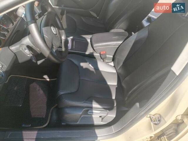 Бежевий Фольксваген Пассат, об'ємом двигуна 2 л та пробігом 360 тис. км за 5999 $, фото 4 на Automoto.ua