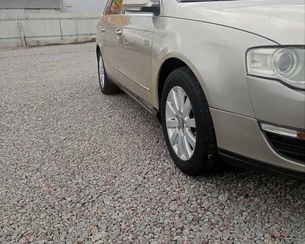 Бежевый Фольксваген Пассат, объемом двигателя 2 л и пробегом 217 тыс. км за 6500 $, фото 9 на Automoto.ua