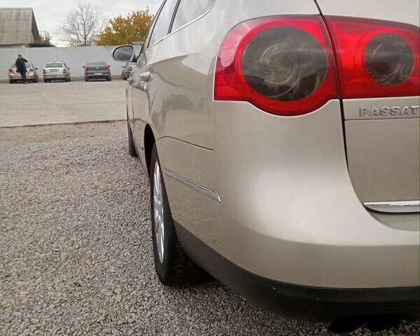 Бежевый Фольксваген Пассат, объемом двигателя 2 л и пробегом 217 тыс. км за 6500 $, фото 7 на Automoto.ua