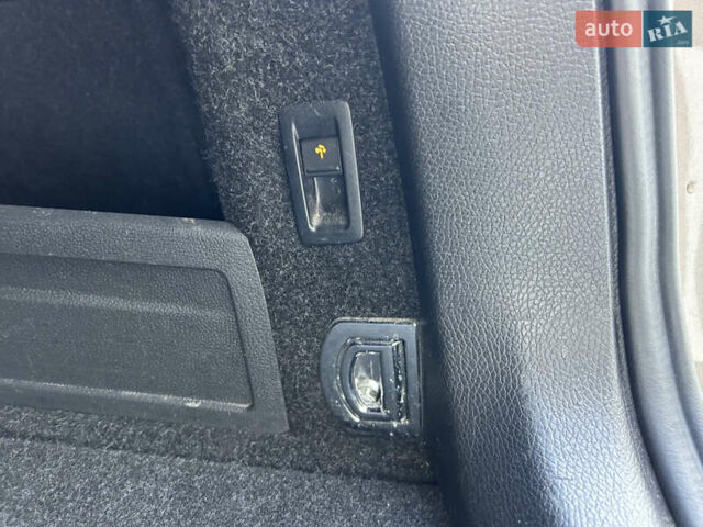 Бежевый Фольксваген Пассат, объемом двигателя 1.8 л и пробегом 214 тыс. км за 9600 $, фото 11 на Automoto.ua