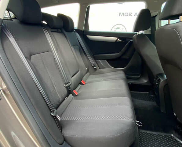 Бежевый Фольксваген Пассат, объемом двигателя 1.97 л и пробегом 246 тыс. км за 9999 $, фото 19 на Automoto.ua