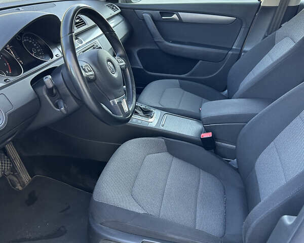 Бежевый Фольксваген Пассат, объемом двигателя 1.8 л и пробегом 214 тыс. км за 9600 $, фото 20 на Automoto.ua