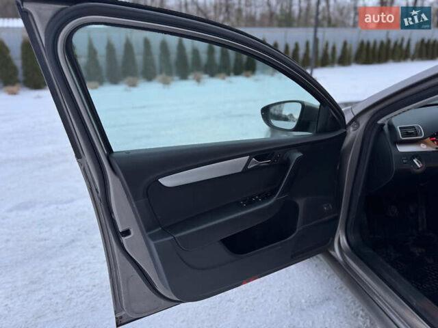 Бежевий Фольксваген Пассат, об'ємом двигуна 1.97 л та пробігом 267 тис. км за 9999 $, фото 9 на Automoto.ua