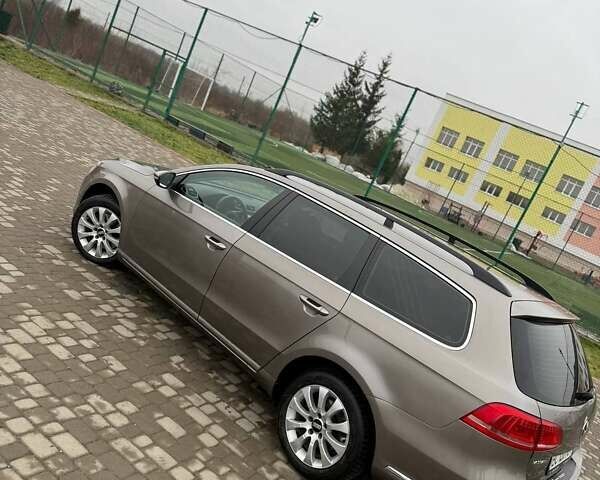 Бежевий Фольксваген Пассат, об'ємом двигуна 2 л та пробігом 230 тис. км за 9400 $, фото 11 на Automoto.ua