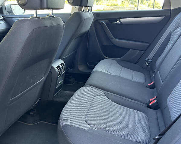 Бежевый Фольксваген Пассат, объемом двигателя 1.8 л и пробегом 214 тыс. км за 9600 $, фото 18 на Automoto.ua