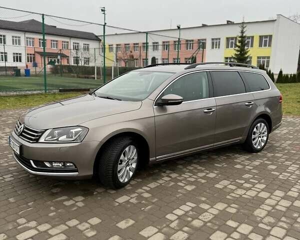 Бежевий Фольксваген Пассат, об'ємом двигуна 2 л та пробігом 230 тис. км за 9400 $, фото 1 на Automoto.ua