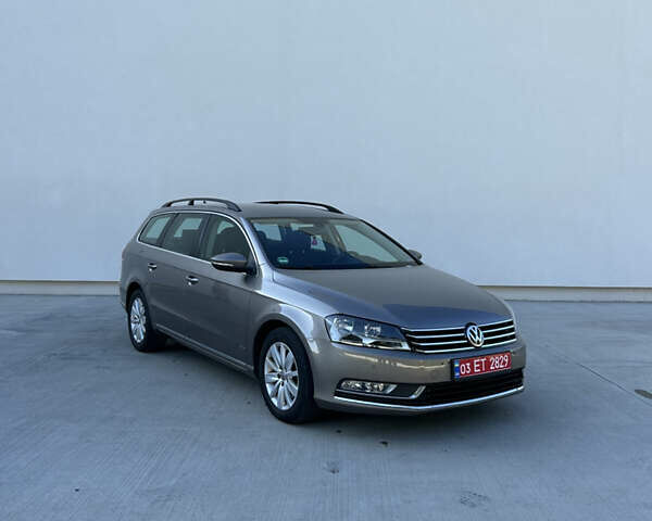 Бежевый Фольксваген Пассат, объемом двигателя 1.8 л и пробегом 214 тыс. км за 9600 $, фото 13 на Automoto.ua