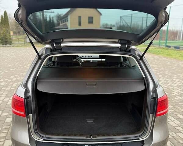 Бежевий Фольксваген Пассат, об'ємом двигуна 2 л та пробігом 230 тис. км за 9400 $, фото 21 на Automoto.ua