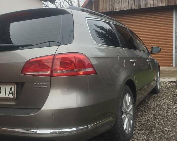 Бежевий Фольксваген Пассат, об'ємом двигуна 2 л та пробігом 243 тис. км за 10900 $, фото 1 на Automoto.ua