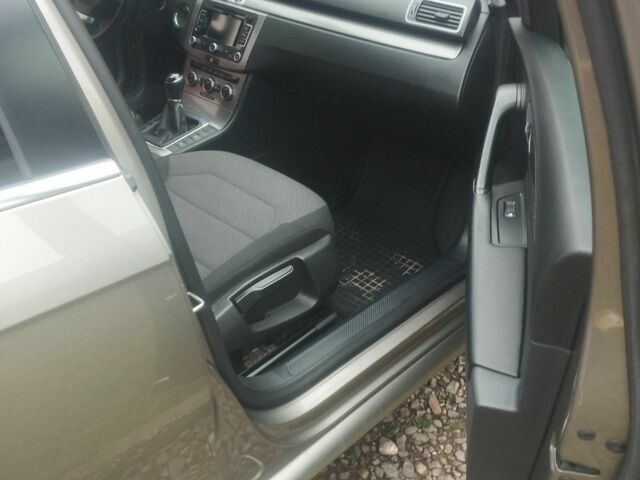 Бежевый Фольксваген Пассат, объемом двигателя 2 л и пробегом 243 тыс. км за 11114 $, фото 2 на Automoto.ua