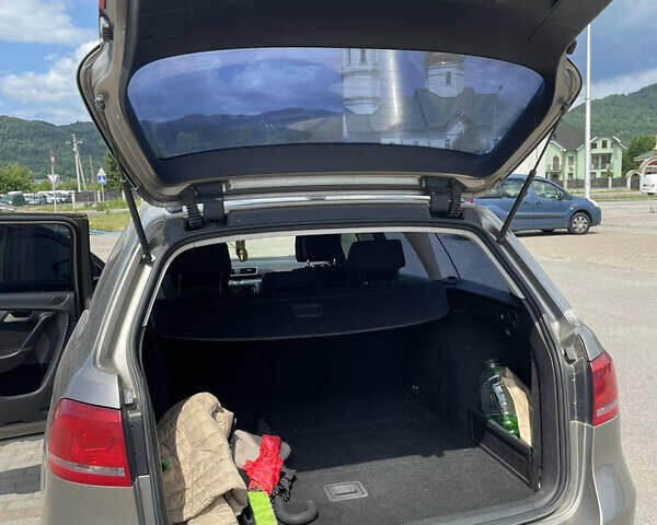 Бежевый Фольксваген Пассат, объемом двигателя 1.6 л и пробегом 330 тыс. км за 8200 $, фото 5 на Automoto.ua