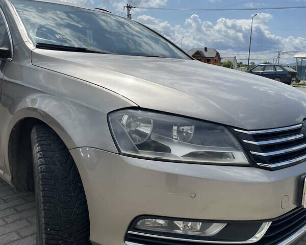 Бежевый Фольксваген Пассат, объемом двигателя 1.6 л и пробегом 330 тыс. км за 8200 $, фото 2 на Automoto.ua