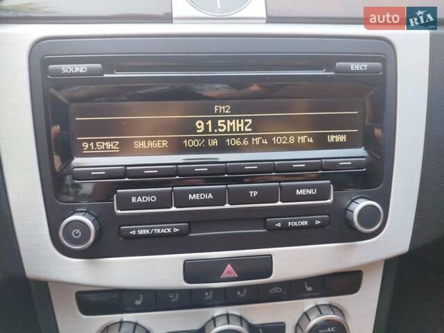 Бежевый Фольксваген Пассат, объемом двигателя 2 л и пробегом 420 тыс. км за 10300 $, фото 30 на Automoto.ua