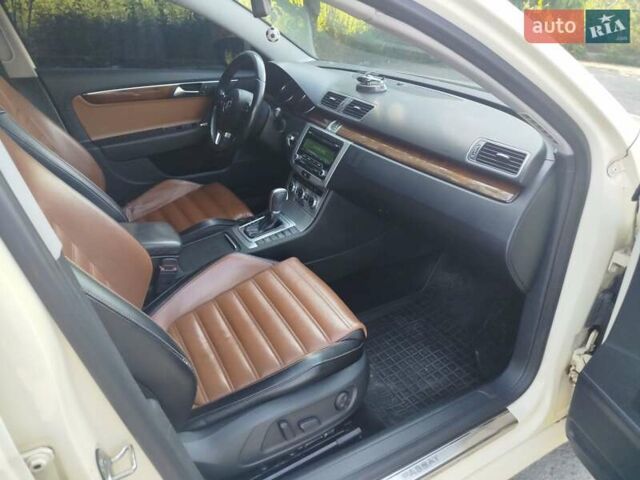 Бежевый Фольксваген Пассат, объемом двигателя 2 л и пробегом 420 тыс. км за 10300 $, фото 14 на Automoto.ua