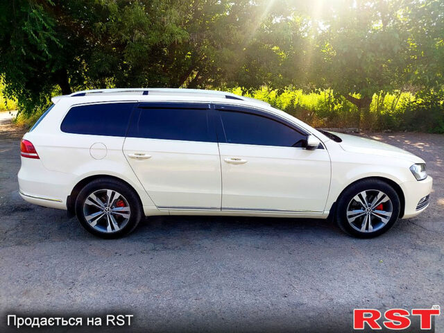 Бежевый Фольксваген Пассат, объемом двигателя 2 л и пробегом 420 тыс. км за 10500 $, фото 3 на Automoto.ua