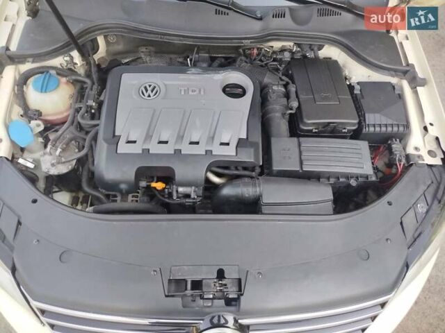 Бежевый Фольксваген Пассат, объемом двигателя 2 л и пробегом 420 тыс. км за 10300 $, фото 38 на Automoto.ua
