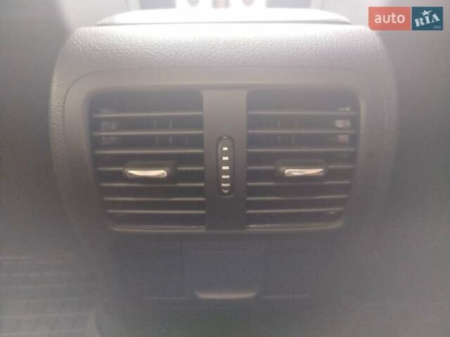 Бежевый Фольксваген Пассат, объемом двигателя 2 л и пробегом 420 тыс. км за 10300 $, фото 33 на Automoto.ua