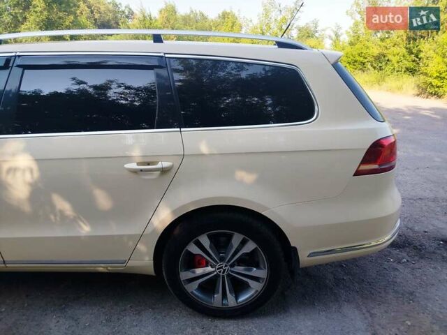 Бежевый Фольксваген Пассат, объемом двигателя 2 л и пробегом 420 тыс. км за 10300 $, фото 7 на Automoto.ua