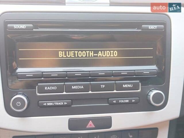 Бежевый Фольксваген Пассат, объемом двигателя 2 л и пробегом 420 тыс. км за 10300 $, фото 31 на Automoto.ua