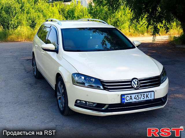 Бежевый Фольксваген Пассат, объемом двигателя 2 л и пробегом 420 тыс. км за 10500 $, фото 2 на Automoto.ua