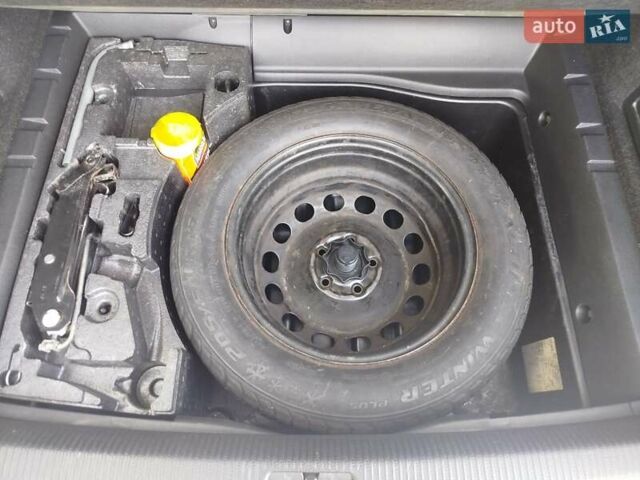 Бежевый Фольксваген Пассат, объемом двигателя 2 л и пробегом 420 тыс. км за 10300 $, фото 37 на Automoto.ua