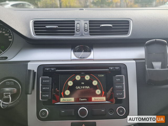 Бежевый Фольксваген Пассат, объемом двигателя 2 л и пробегом 275 тыс. км за 10500 $, фото 8 на Automoto.ua