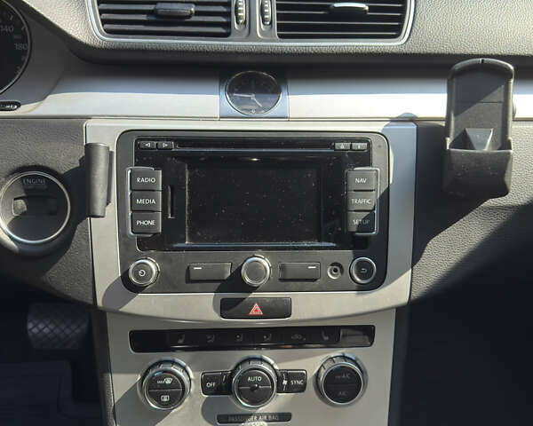 Бежевий Фольксваген Пассат, об'ємом двигуна 2 л та пробігом 284 тис. км за 9800 $, фото 22 на Automoto.ua