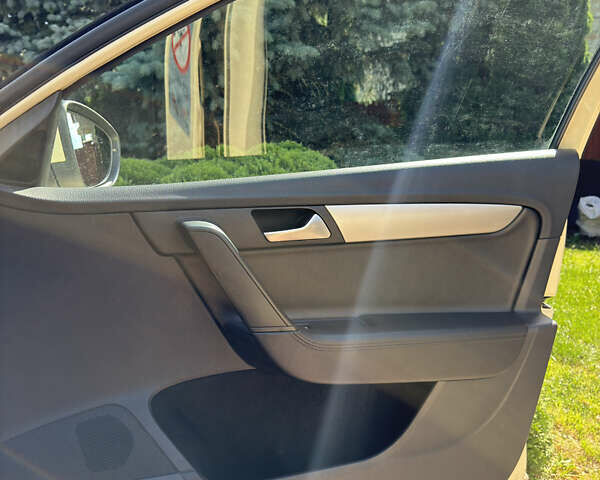 Бежевий Фольксваген Пассат, об'ємом двигуна 2 л та пробігом 284 тис. км за 9800 $, фото 15 на Automoto.ua