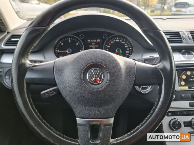 Бежевый Фольксваген Пассат, объемом двигателя 2 л и пробегом 275 тыс. км за 10500 $, фото 12 на Automoto.ua