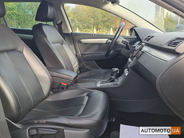 Бежевый Фольксваген Пассат, объемом двигателя 2 л и пробегом 275 тыс. км за 10500 $, фото 16 на Automoto.ua