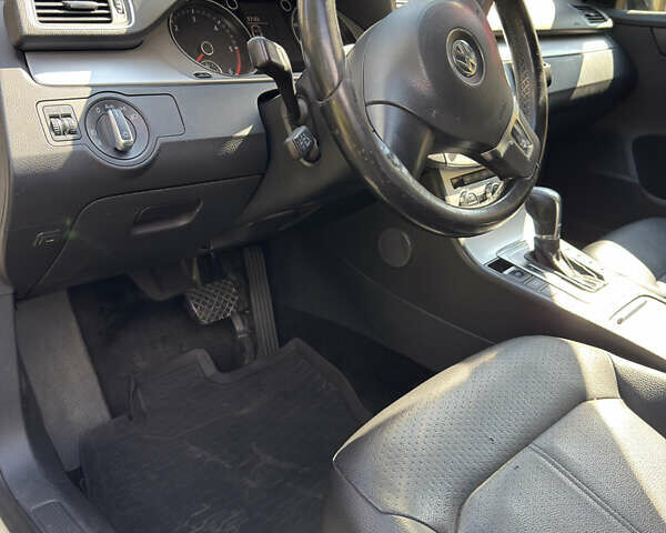 Бежевий Фольксваген Пассат, об'ємом двигуна 2 л та пробігом 284 тис. км за 9800 $, фото 28 на Automoto.ua