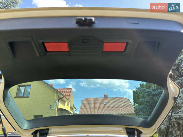 Бежевий Фольксваген Пассат, об'ємом двигуна 2 л та пробігом 284 тис. км за 9800 $, фото 25 на Automoto.ua