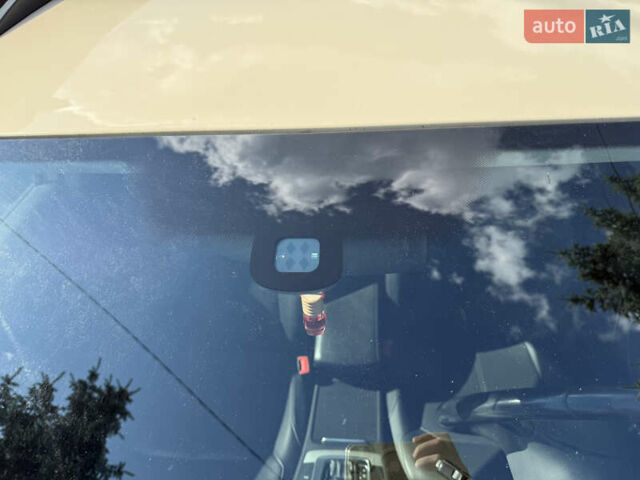 Бежевий Фольксваген Пассат, об'ємом двигуна 2 л та пробігом 284 тис. км за 9800 $, фото 30 на Automoto.ua