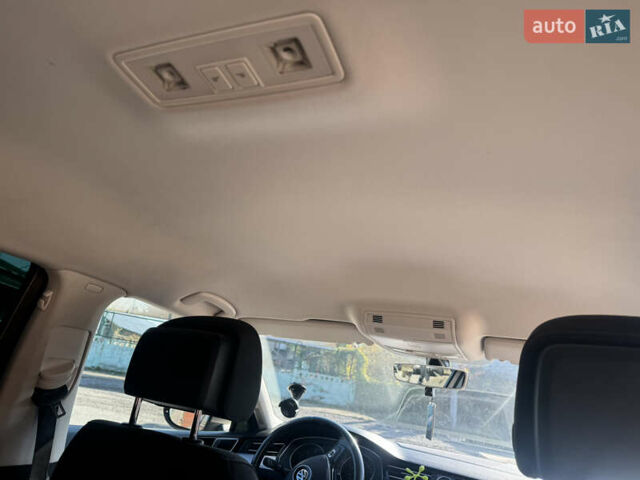 Бежевый Фольксваген Пассат, объемом двигателя 1.6 л и пробегом 300 тыс. км за 12000 $, фото 13 на Automoto.ua