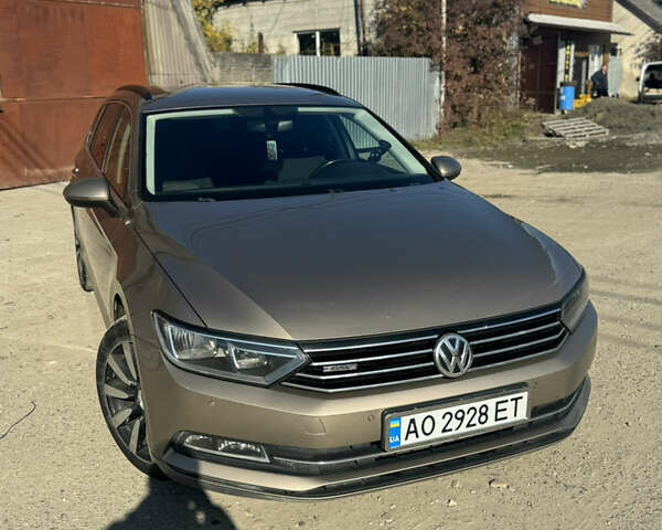 Бежевый Фольксваген Пассат, объемом двигателя 1.6 л и пробегом 300 тыс. км за 12000 $, фото 12 на Automoto.ua