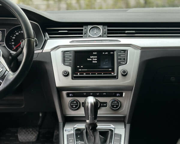 Бежевий Фольксваген Пассат, об'ємом двигуна 2 л та пробігом 265 тис. км за 13200 $, фото 15 на Automoto.ua