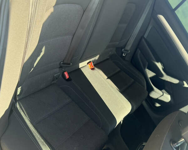 Бежевый Фольксваген Пассат, объемом двигателя 1.6 л и пробегом 300 тыс. км за 12000 $, фото 3 на Automoto.ua