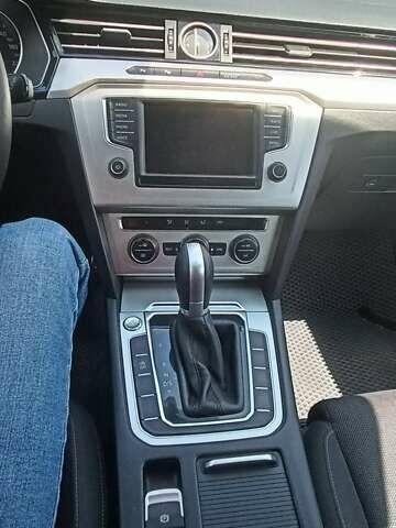 Бежевый Фольксваген Пассат, объемом двигателя 1.6 л и пробегом 247 тыс. км за 13400 $, фото 16 на Automoto.ua