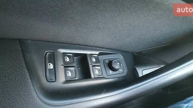 Бежевый Фольксваген Пассат, объемом двигателя 1.6 л и пробегом 247 тыс. км за 13400 $, фото 28 на Automoto.ua