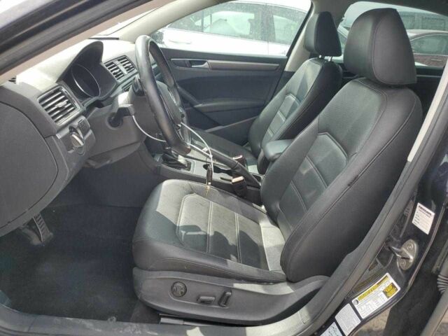 Черный Фольксваген Пассат, объемом двигателя 1.8 л и пробегом 72 тыс. км за 2500 $, фото 6 на Automoto.ua