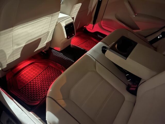 Черный Фольксваген Пассат, объемом двигателя 1.8 л и пробегом 149 тыс. км за 11700 $, фото 13 на Automoto.ua