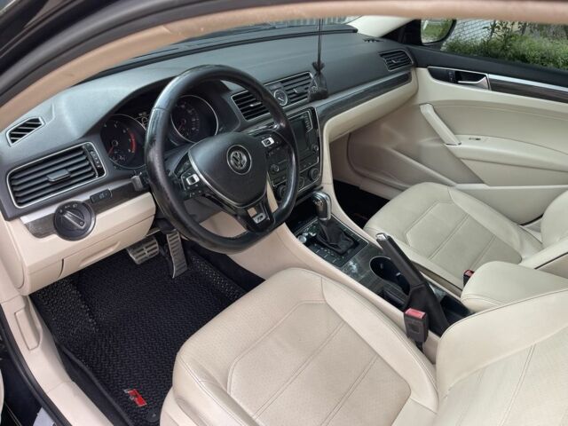 Черный Фольксваген Пассат, объемом двигателя 1.8 л и пробегом 149 тыс. км за 11700 $, фото 5 на Automoto.ua