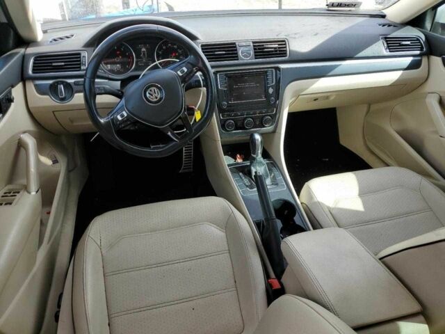 Черный Фольксваген Пассат, объемом двигателя 1.8 л и пробегом 79 тыс. км за 2300 $, фото 7 на Automoto.ua