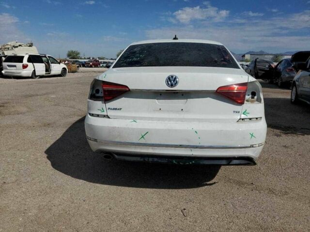 Черный Фольксваген Пассат, объемом двигателя 1.8 л и пробегом 79 тыс. км за 2300 $, фото 5 на Automoto.ua